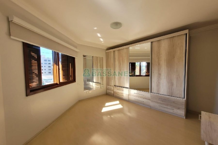Apartamento com 86m², 3 dormitórios, 2 vagas, no bairro Saint Etienne em Caxias do Sul para Alugar