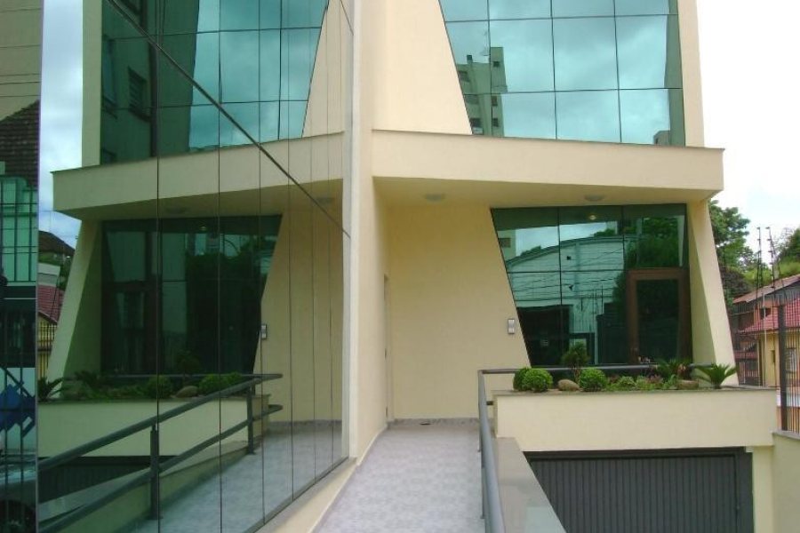 Loja com 1000m², 12 vagas, no bairro São Pelegrino em Caxias do Sul para Alugar