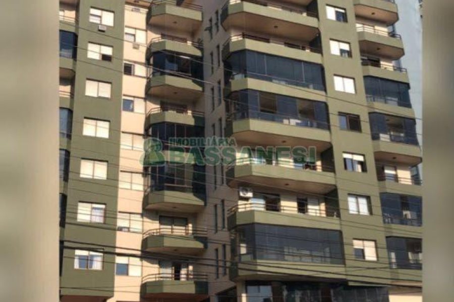 Apto Mobiliado com 85m², 2 dormitórios, 1 vaga, no bairro São Leopoldo em Caxias do Sul para Comprar