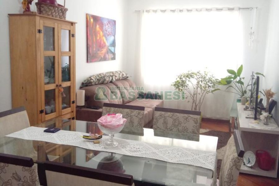 Apto Mobiliado com 85m², 2 dormitórios, 1 vaga, no bairro São Leopoldo em Caxias do Sul para Comprar