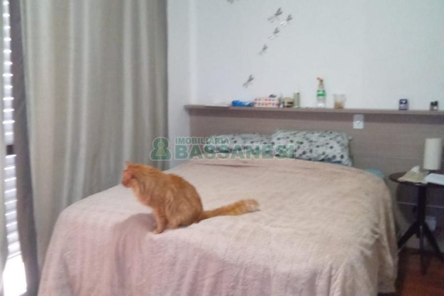 Apto Mobiliado com 85m², 2 dormitórios, 1 vaga, no bairro São Leopoldo em Caxias do Sul para Comprar