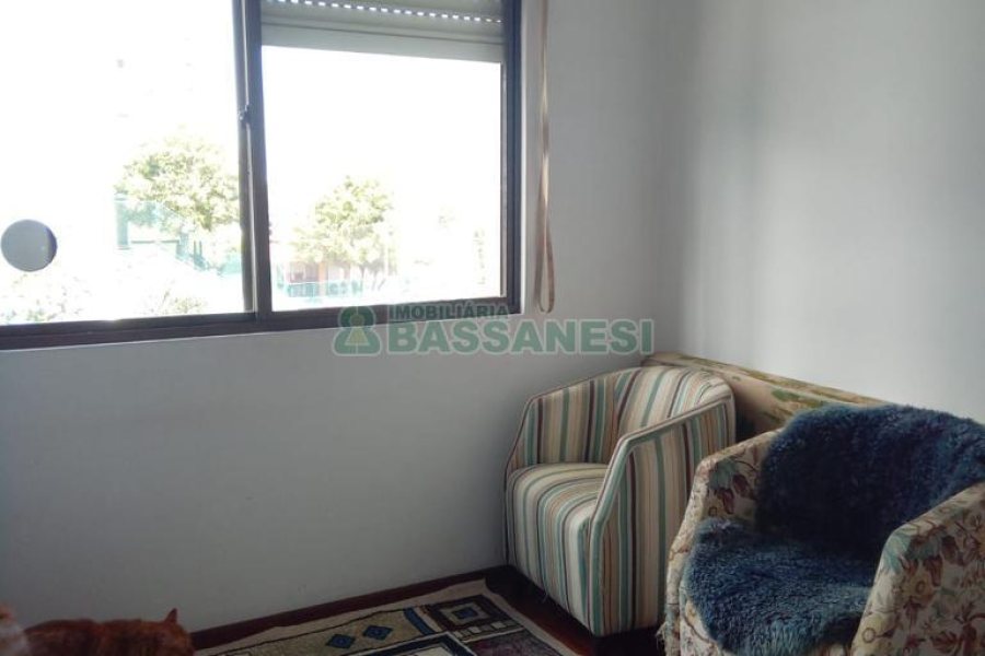 Apto Mobiliado com 85m², 2 dormitórios, 1 vaga, no bairro São Leopoldo em Caxias do Sul para Comprar