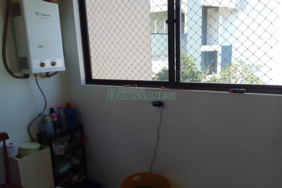Apto Mobiliado com 85m², 2 dormitórios, 1 vaga, no bairro São Leopoldo em Caxias do Sul para Comprar