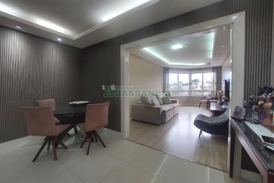 Apto Mobiliado com 95m², 3 dormitórios, 1 vaga, no bairro Cinqüentenário em Caxias do Sul para Alugar