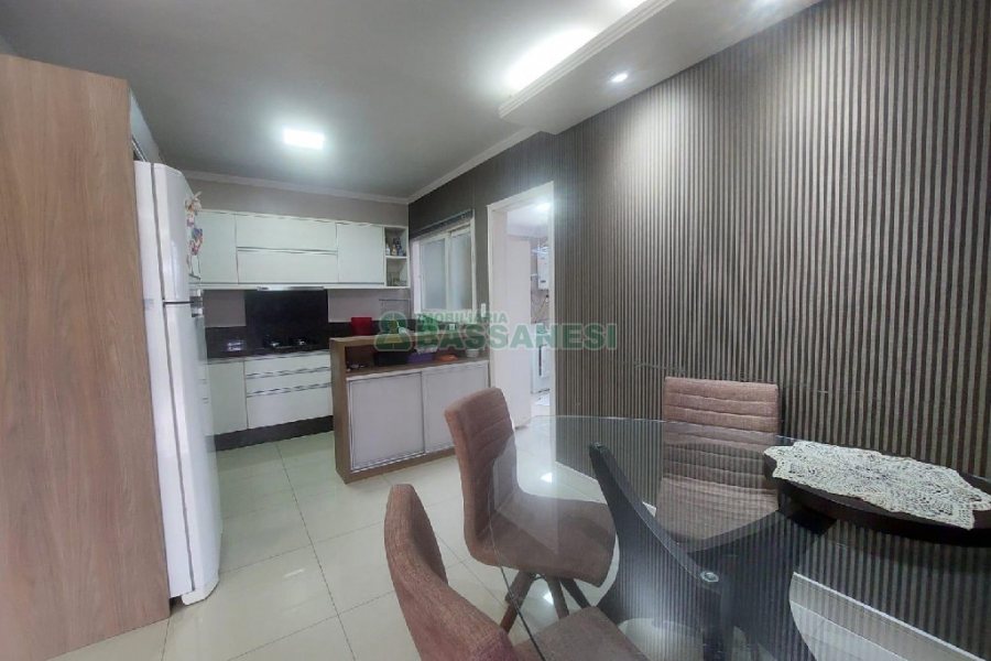 Apto Mobiliado com 95m², 3 dormitórios, 1 vaga, no bairro Cinqüentenário em Caxias do Sul para Alugar