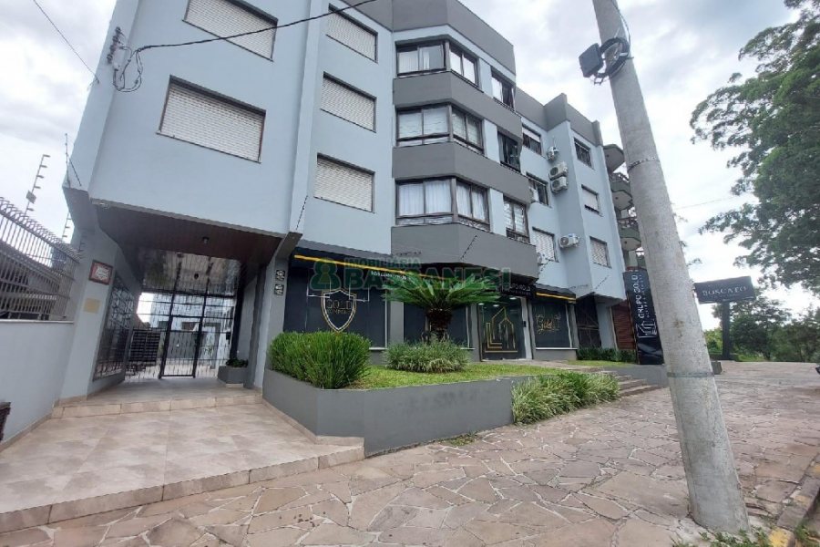 Apto Mobiliado com 95m², 3 dormitórios, 1 vaga, no bairro Cinqüentenário em Caxias do Sul para Alugar