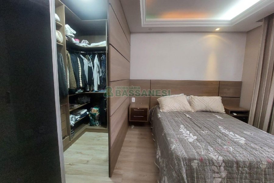 Apto Mobiliado com 95m², 3 dormitórios, 1 vaga, no bairro Cinqüentenário em Caxias do Sul para Alugar