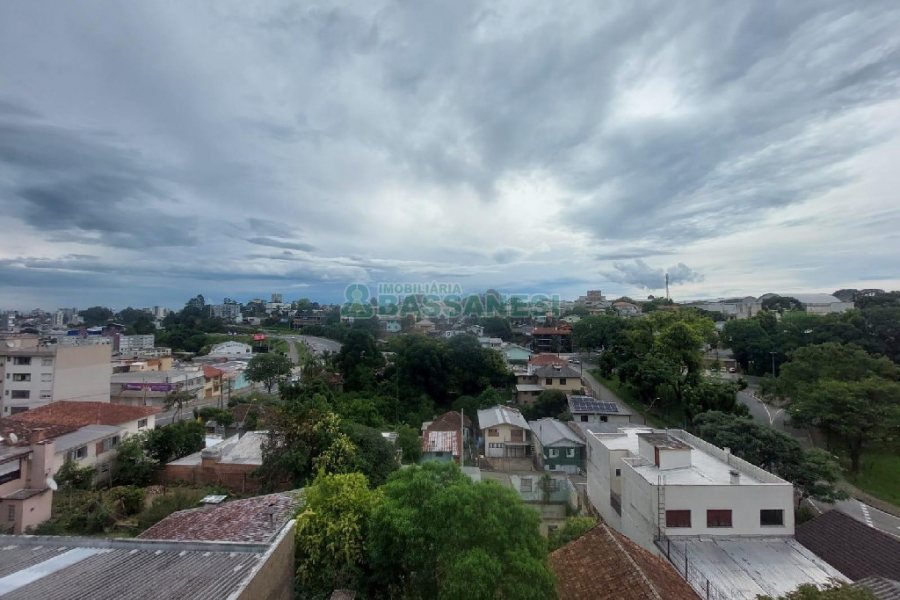 Apto Mobiliado com 95m², 3 dormitórios, 1 vaga, no bairro Cinqüentenário em Caxias do Sul para Alugar