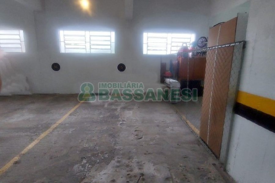 Apto Mobiliado com 95m², 3 dormitórios, 1 vaga, no bairro Cinqüentenário em Caxias do Sul para Alugar