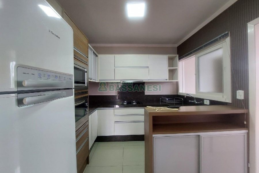 Apto Mobiliado com 95m², 3 dormitórios, 1 vaga, no bairro São Pelegrino em Caxias do Sul para Alugar