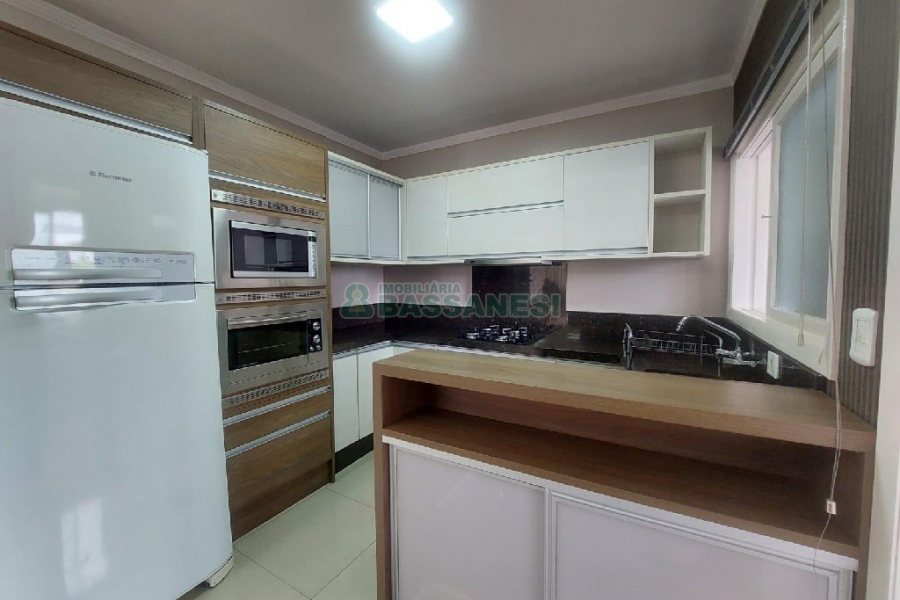 Apto Mobiliado com 95m², 3 dormitórios, 1 vaga, no bairro São Pelegrino em Caxias do Sul para Alugar