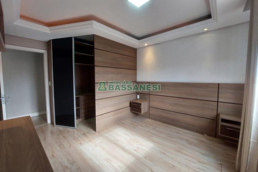 Apto Mobiliado com 95m², 3 dormitórios, 1 vaga, no bairro São Pelegrino em Caxias do Sul para Alugar