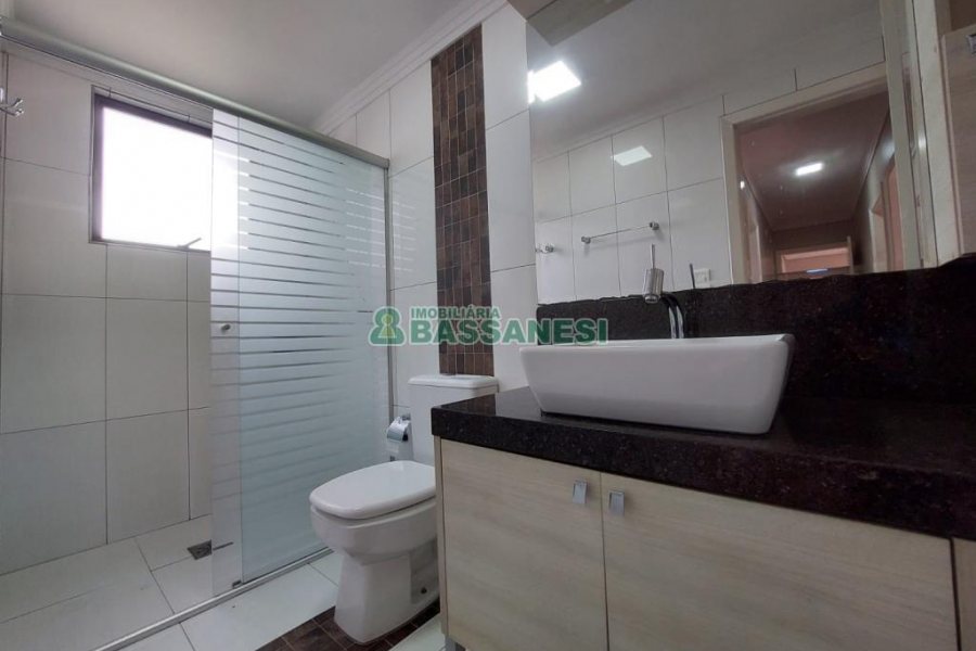 Apto Mobiliado com 95m², 3 dormitórios, 1 vaga, no bairro São Pelegrino em Caxias do Sul para Alugar