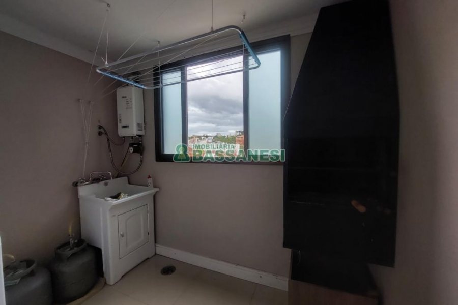 Apto Mobiliado com 95m², 3 dormitórios, 1 vaga, no bairro São Pelegrino em Caxias do Sul para Alugar