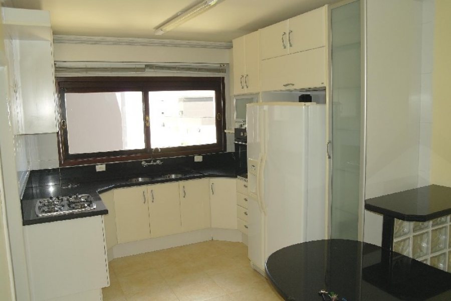 Apto Mobiliado com 140m², 3 dormitórios, 2 vagas, no bairro Bela Vista em Caxias do Sul para Alugar