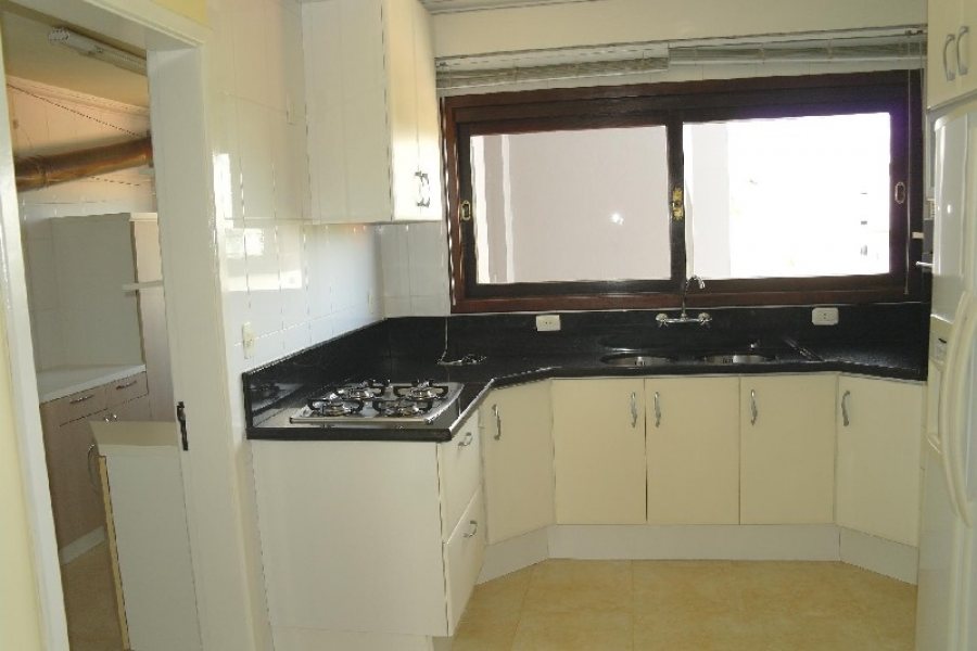 Apto Mobiliado com 140m², 3 dormitórios, 2 vagas, no bairro Bela Vista em Caxias do Sul para Alugar