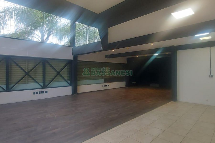Loja com 200m², no bairro Centro em Caxias do Sul para Alugar