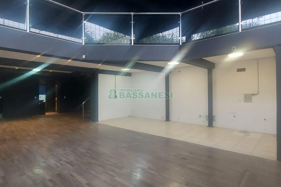 Loja com 200m², no bairro Centro em Caxias do Sul para Alugar
