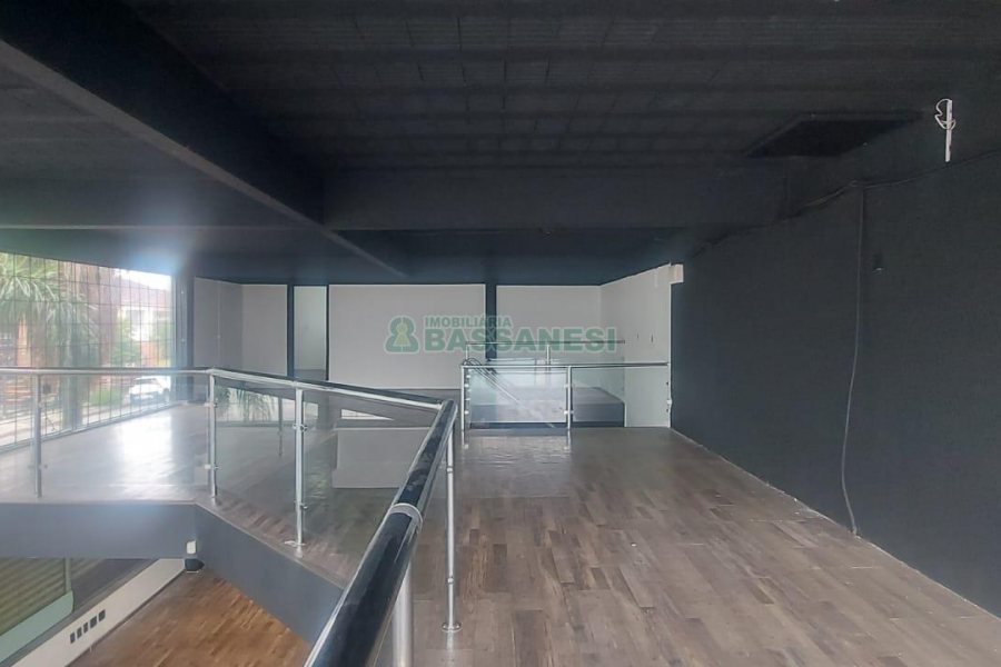 Loja com 200m², no bairro Centro em Caxias do Sul para Alugar