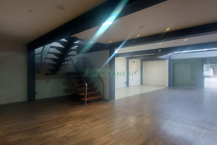 Loja com 200m², no bairro Centro em Caxias do Sul para Alugar