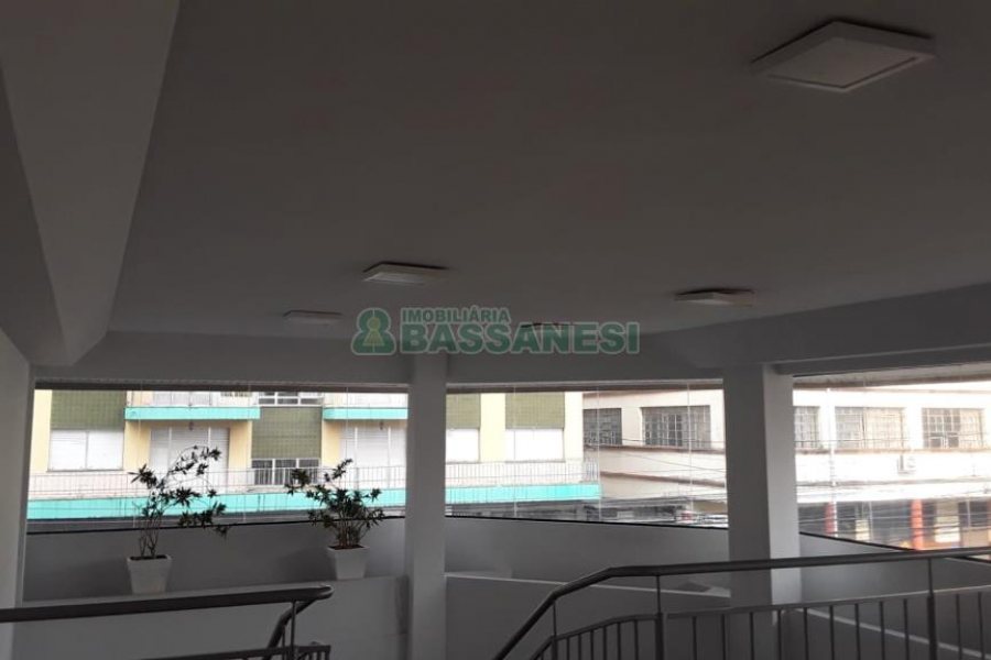 Loja com 157m², 1 vaga, no bairro Pio X em Caxias do Sul para Alugar