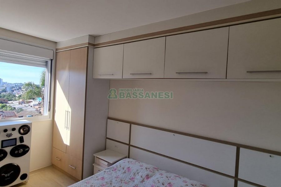 Apartamento com 78m², 2 dormitórios, 1 vaga, no bairro Sanvitto em Caxias do Sul para Comprar
