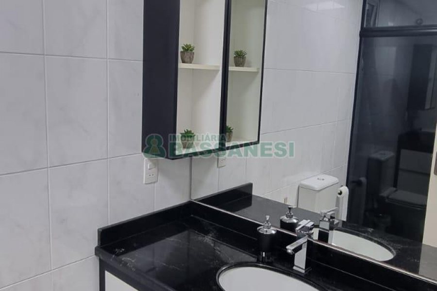Apartamento com 78m², 2 dormitórios, 1 vaga, no bairro Sanvitto em Caxias do Sul para Comprar