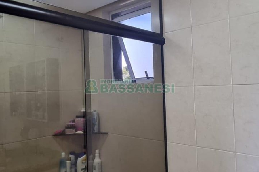 Apartamento com 78m², 2 dormitórios, 1 vaga, no bairro Sanvitto em Caxias do Sul para Comprar