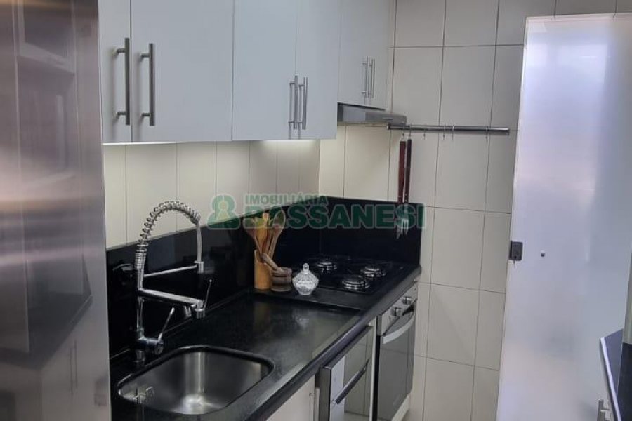 Apartamento com 78m², 2 dormitórios, 1 vaga, no bairro Sanvitto em Caxias do Sul para Comprar