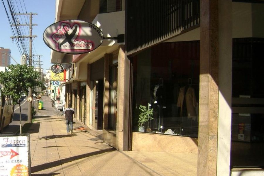 Loja com 65m², 1 vaga, no bairro Pio X em Caxias do Sul para Alugar ou Comprar