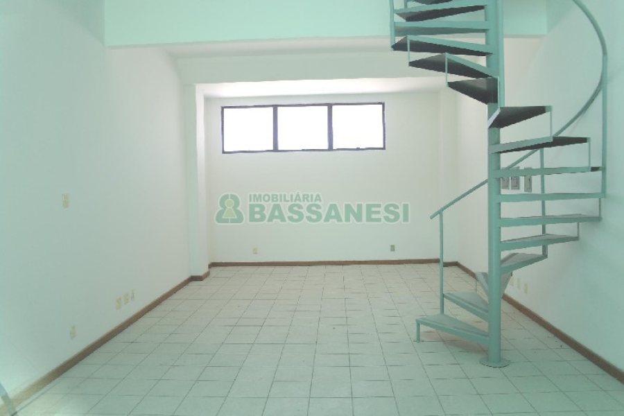 Loja com 65m², 1 vaga, no bairro Pio X em Caxias do Sul para Alugar ou Comprar
