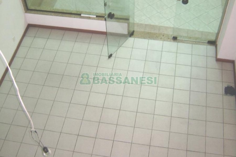 Loja com 65m², 1 vaga, no bairro Pio X em Caxias do Sul para Alugar ou Comprar