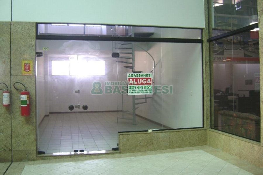 Loja com 65m², 1 vaga, no bairro Pio X em Caxias do Sul para Alugar ou Comprar
