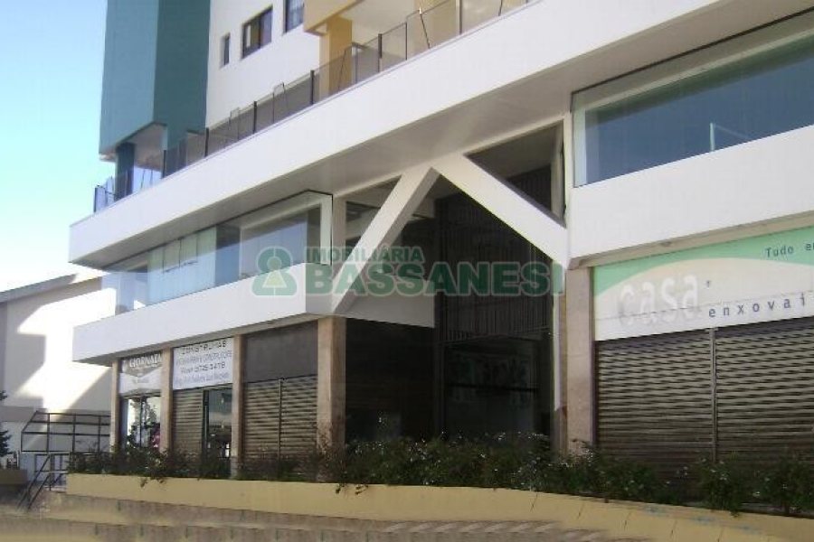 Loja com 65m², 1 vaga, no bairro Pio X em Caxias do Sul para Alugar ou Comprar