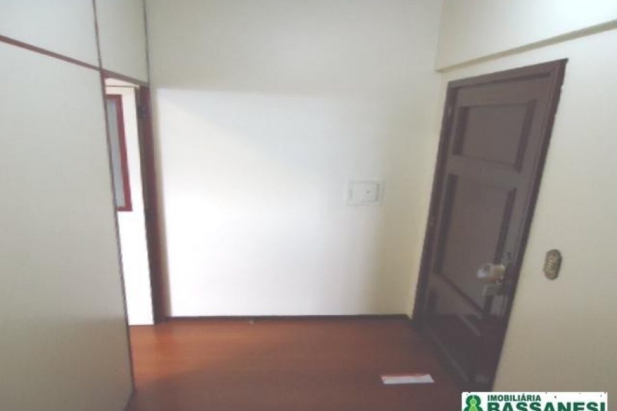 Sala com 30m², no bairro Centro em Caxias do Sul para Alugar