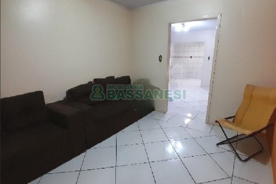 Casa com 70m², 1 dormitório, no bairro São José em Caxias do Sul para Alugar