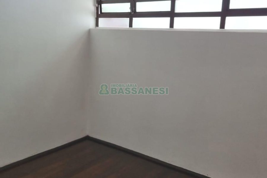 Casa Comercial com 407m², 3 dormitórios, 2 vagas, no bairro Sagrada Família em Caxias do Sul para Alugar