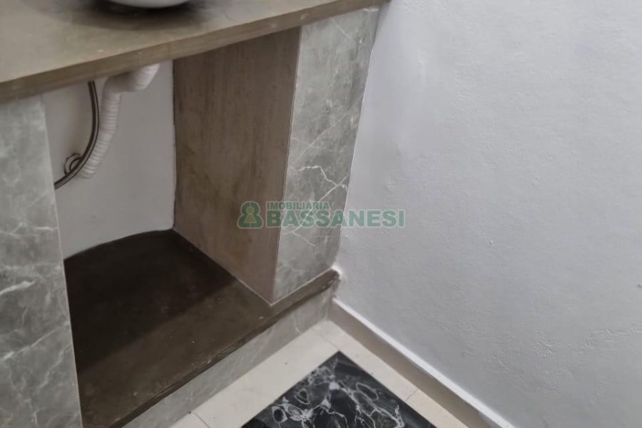 Casa Comercial com 407m², 3 dormitórios, 2 vagas, no bairro Sagrada Família em Caxias do Sul para Alugar