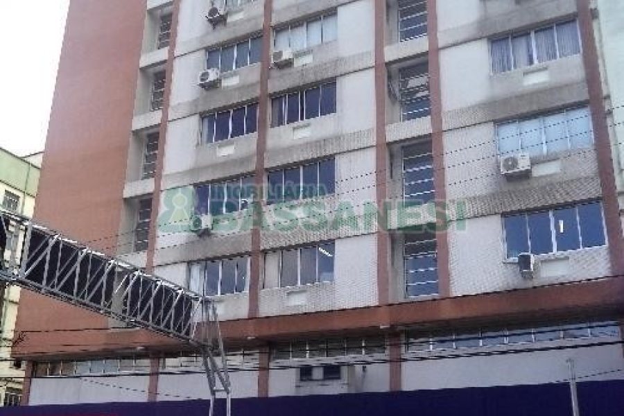 Sala com 30m², no bairro Centro em Caxias do Sul para Alugar