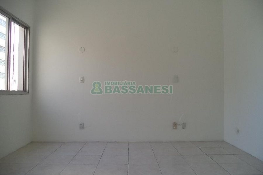 Sala com 30m², no bairro Centro em Caxias do Sul para Alugar