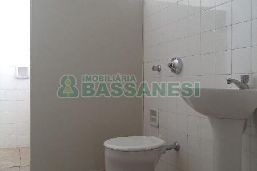 Sala com 30m², no bairro Centro em Caxias do Sul para Alugar