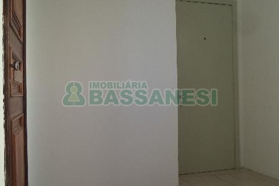 Sala com 30m², no bairro Centro em Caxias do Sul para Alugar