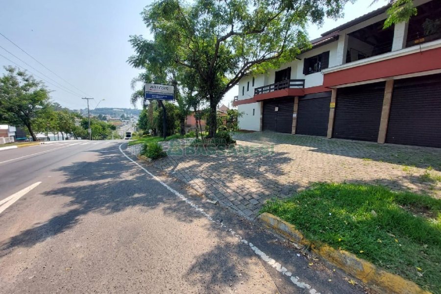 Loja com 110m², no bairro Marechal Floriano em Caxias do Sul para Alugar