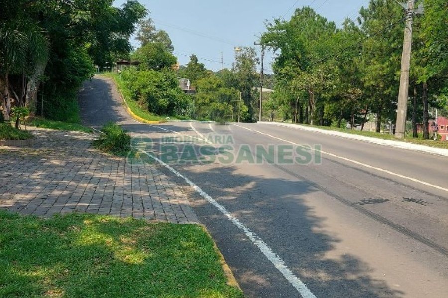 Loja com 110m², no bairro Marechal Floriano em Caxias do Sul para Alugar