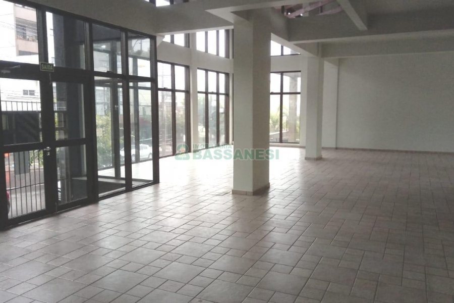 Loja com 600m², 16 vagas, no bairro Centro em Caxias do Sul para Alugar