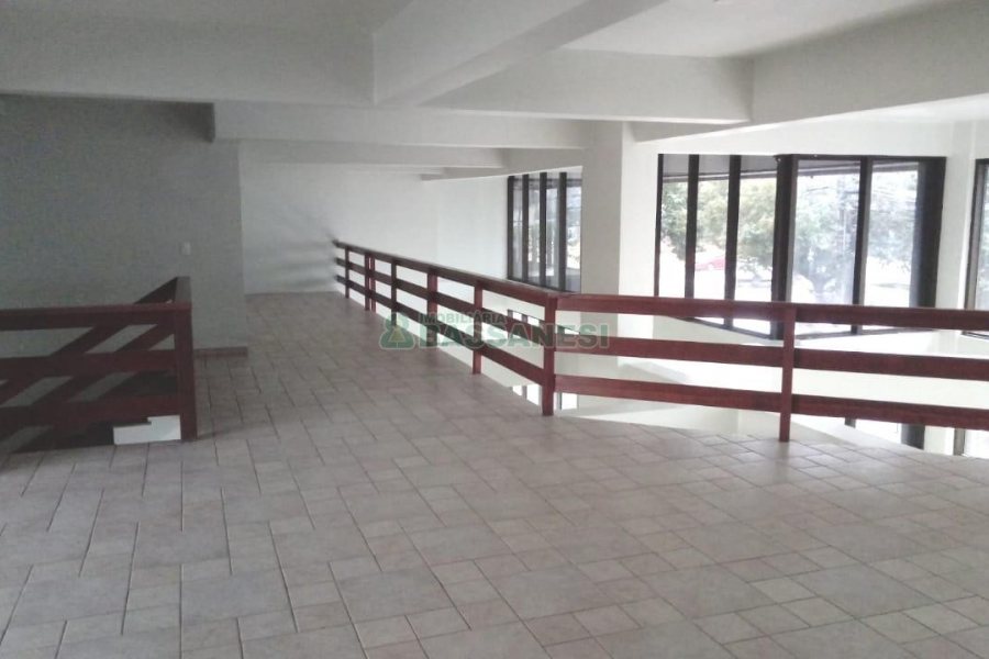 Loja com 600m², 16 vagas, no bairro Centro em Caxias do Sul para Alugar