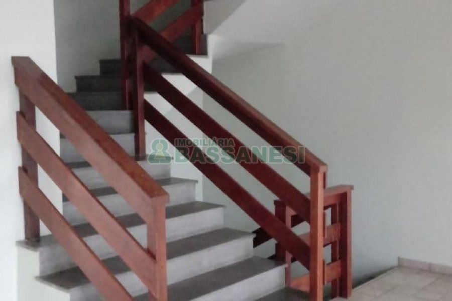 Loja com 600m², 16 vagas, no bairro Centro em Caxias do Sul para Alugar