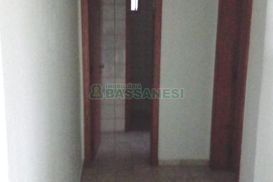 Loja com 600m², 16 vagas, no bairro Centro em Caxias do Sul para Alugar
