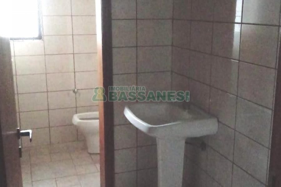 Loja com 600m², 16 vagas, no bairro Centro em Caxias do Sul para Alugar