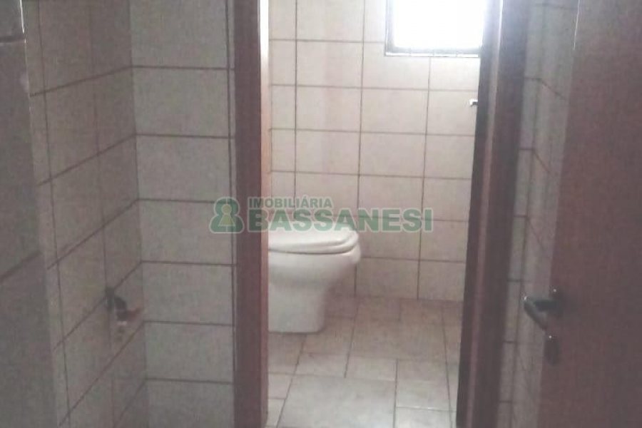 Loja com 600m², 16 vagas, no bairro Centro em Caxias do Sul para Alugar